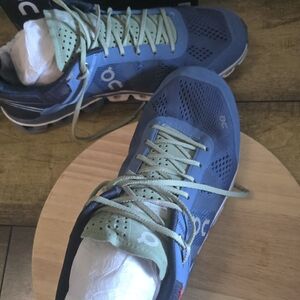 On Running Blue and Green Athletic Shoes Mem Sz 8